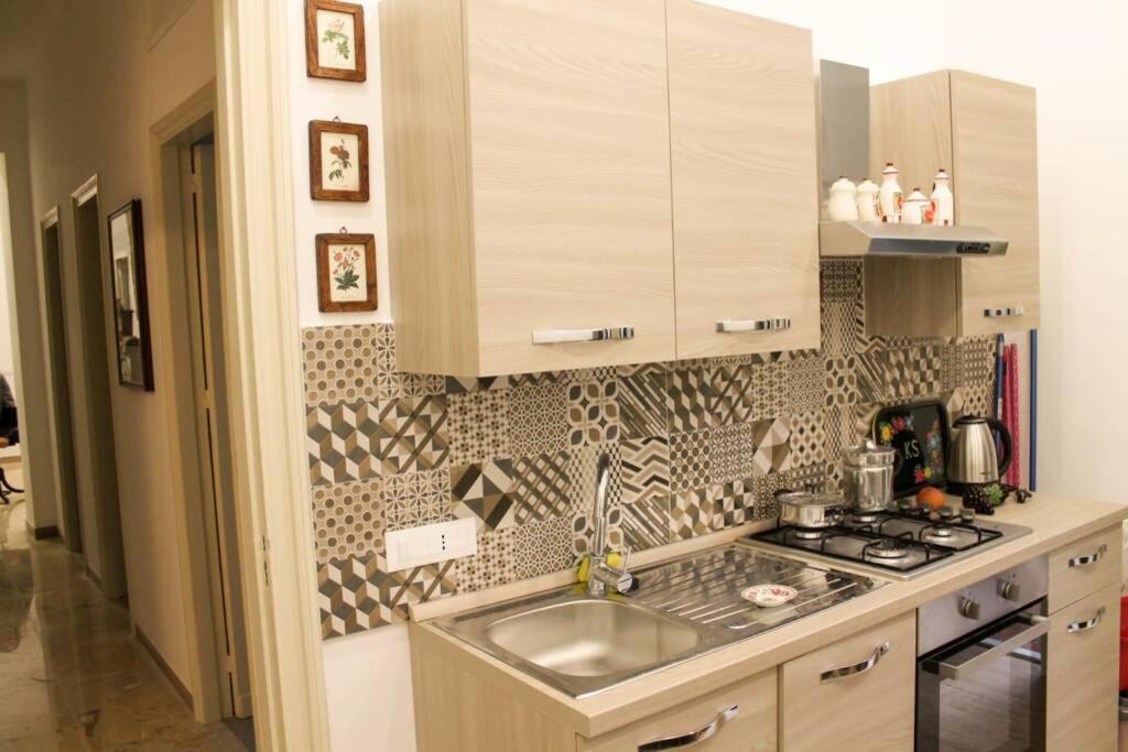 A Casa Di Enza B&B Palermo Ngoại thất bức ảnh
